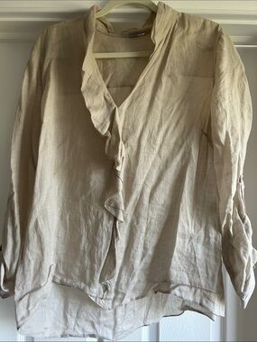 Elie Tahari Cream Blouse with Delicate V-Neck Trim and delicate ruffle down fron